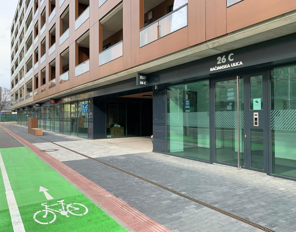 Urban Residence C707, Free Garage Parking Братислава Экстерьер фото